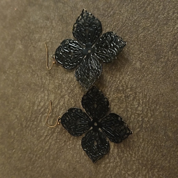 5/$25 Large Bronze Filigree Floral Dangle Hook Earrings - Picture 2 of 4